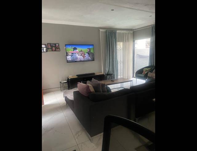 3 BEDROOM HOUSE FOR SALE IN SALFIN